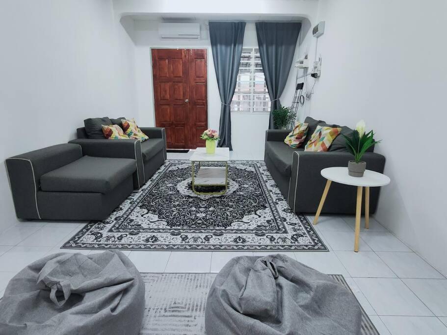 Casa Aira Cozy & Comfy Holiday home Kampong Kepayang